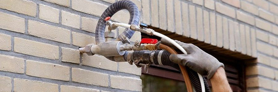 Signs of failed cavity insulation on internal walls