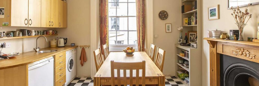 Wide tapered diagonal crack linked to subsidence