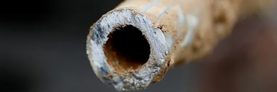 Comparing lead copper and plastic pipes
