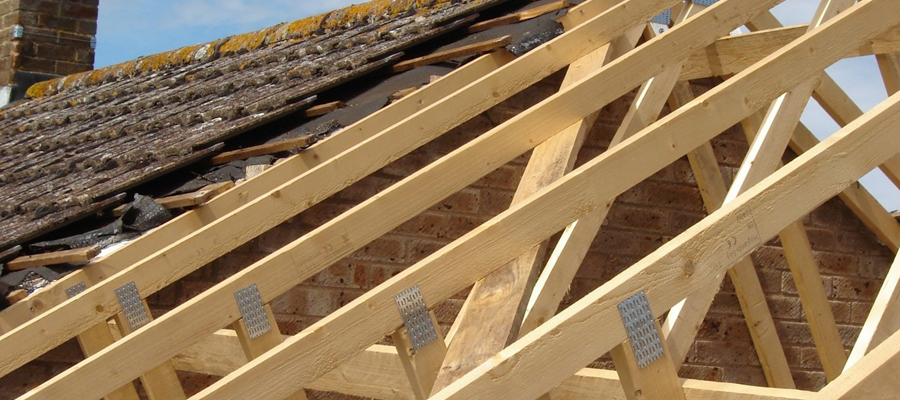 Common roof truss types overview